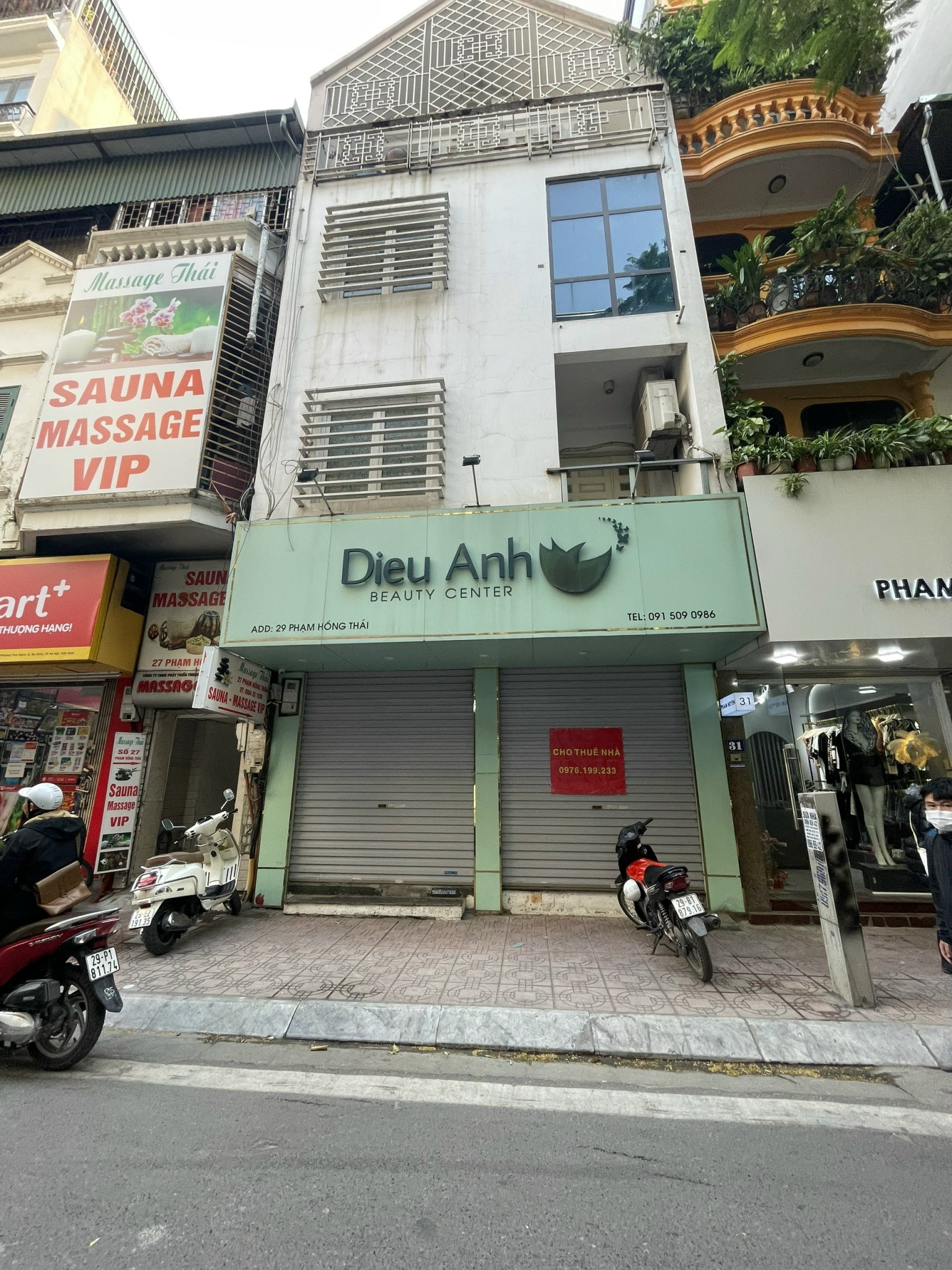 Cho thuê mặt phố Phạm Hồng Thái,nhà đẹp, vỉa hè rộng, kinh doanh tốt