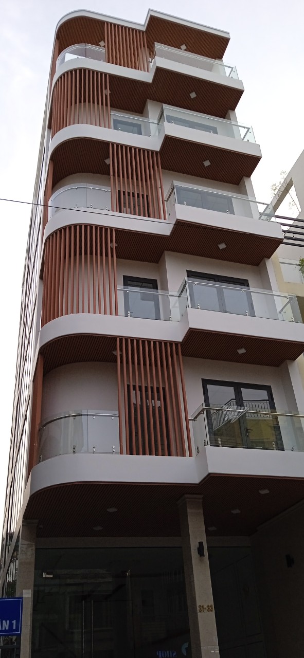 Bán nhà góc 2 mặt tiền Trần Hưng Đạo Q.5 (đoạn 2 chiều giáp Q.1) DT: 4,2m x 22m. 5T chỉ 29.6 tỷ