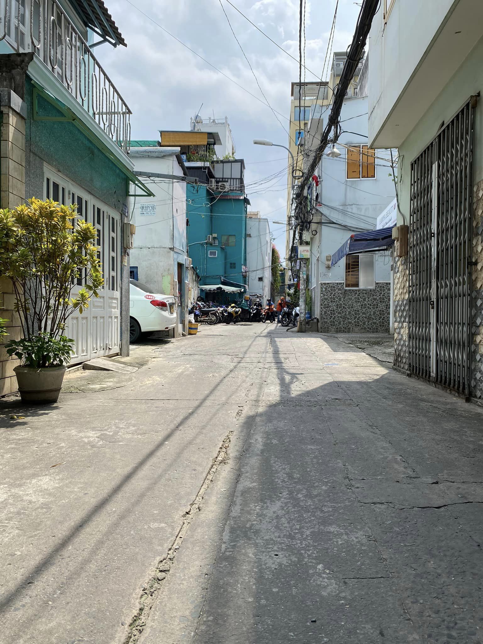 NHỈNH 3 TỶ - NHÀ 40M2 - 2 TẦNG 2PN - GẦN HẺM XE HƠI - THỐNG NHẤT