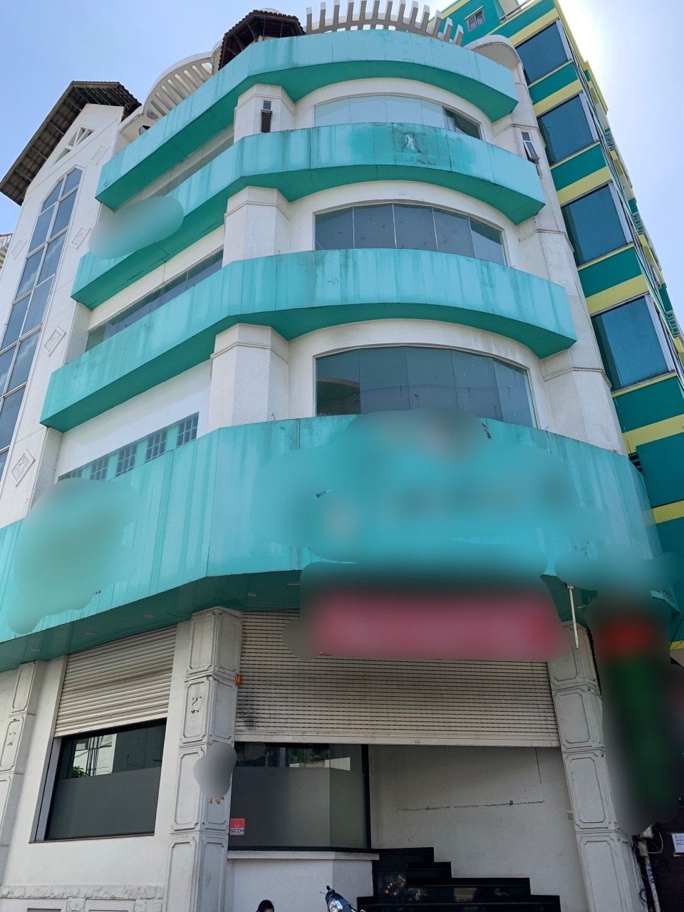 Cho thuê toà nhà góc 2 MT Sư Vạn Hạnh. Ngang lớn 5m. Giá: 142 tr/th (TL)