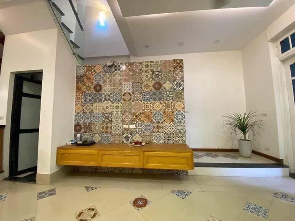 Bán nhà Âu Cơ, sát phố, gần hồ, ô tô đỗ cửa