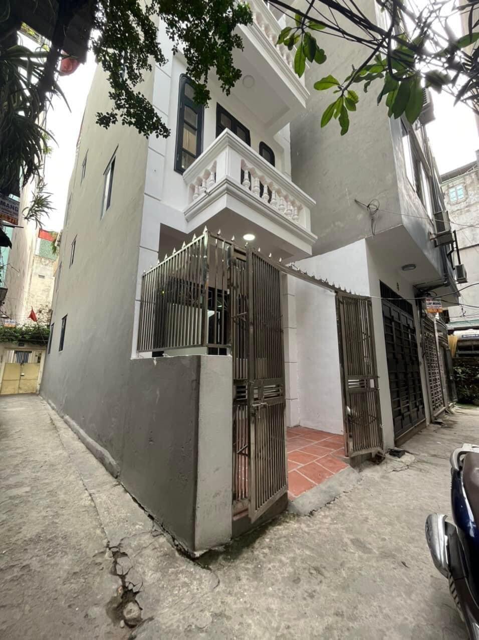 Cần bán nhà Gốc Đề,Hoàng Mai,nhà đã sửa mới,khách mua xách vali về ở .