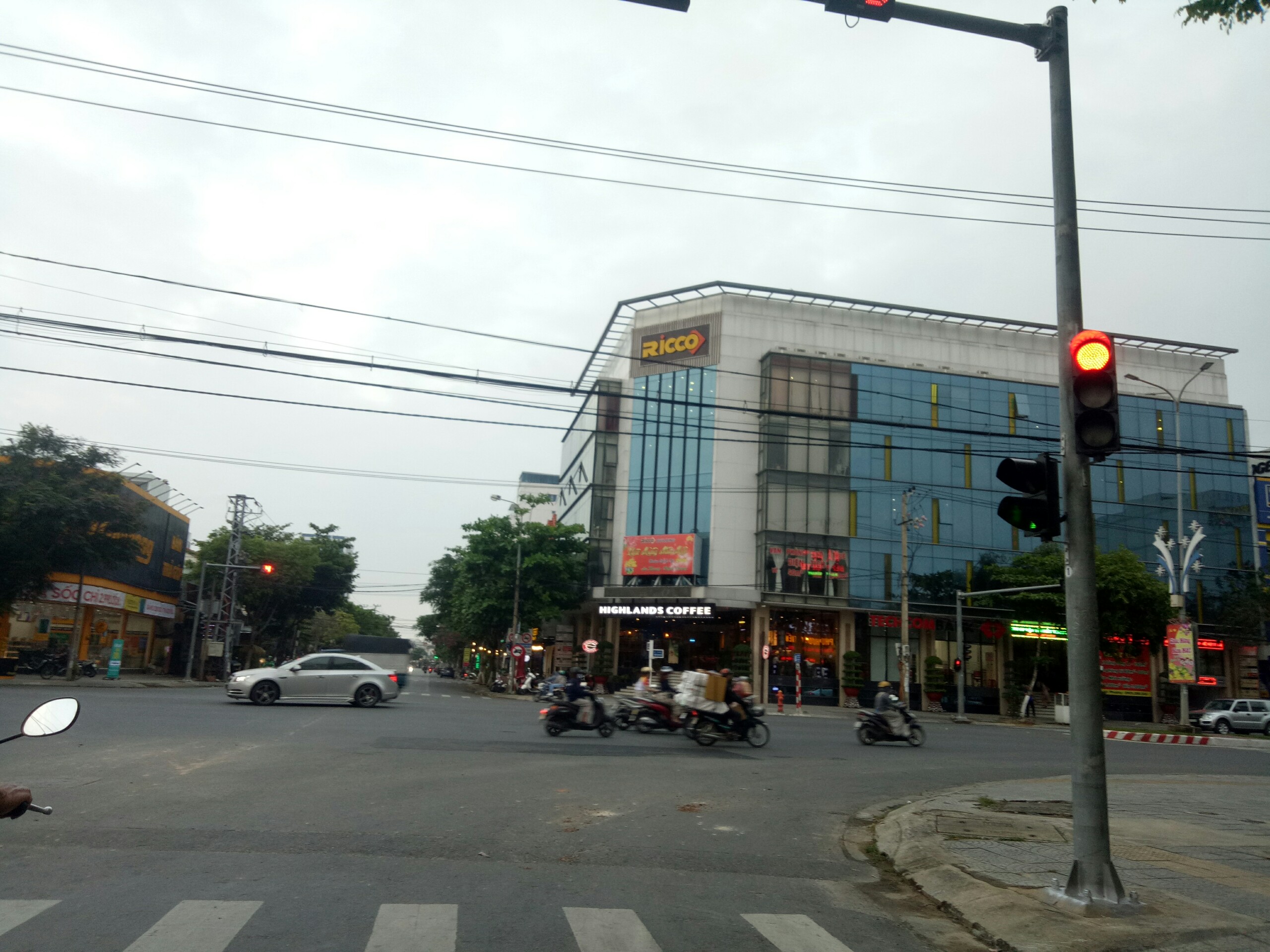 Nhà cho thuê 3 tầng mặt tiền Phan Đăng Lưu