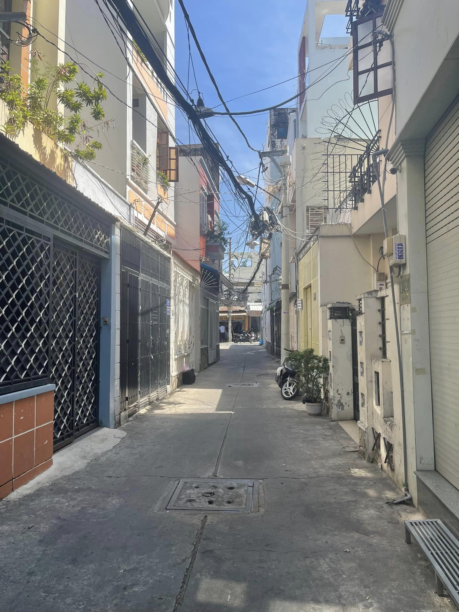 XE HƠI NGANG QUA CỬA - NHÀ 30M2 - 2 TẦNG 2PN - CHỈ 3.15 TỶ - BÙI QUANG LÀ