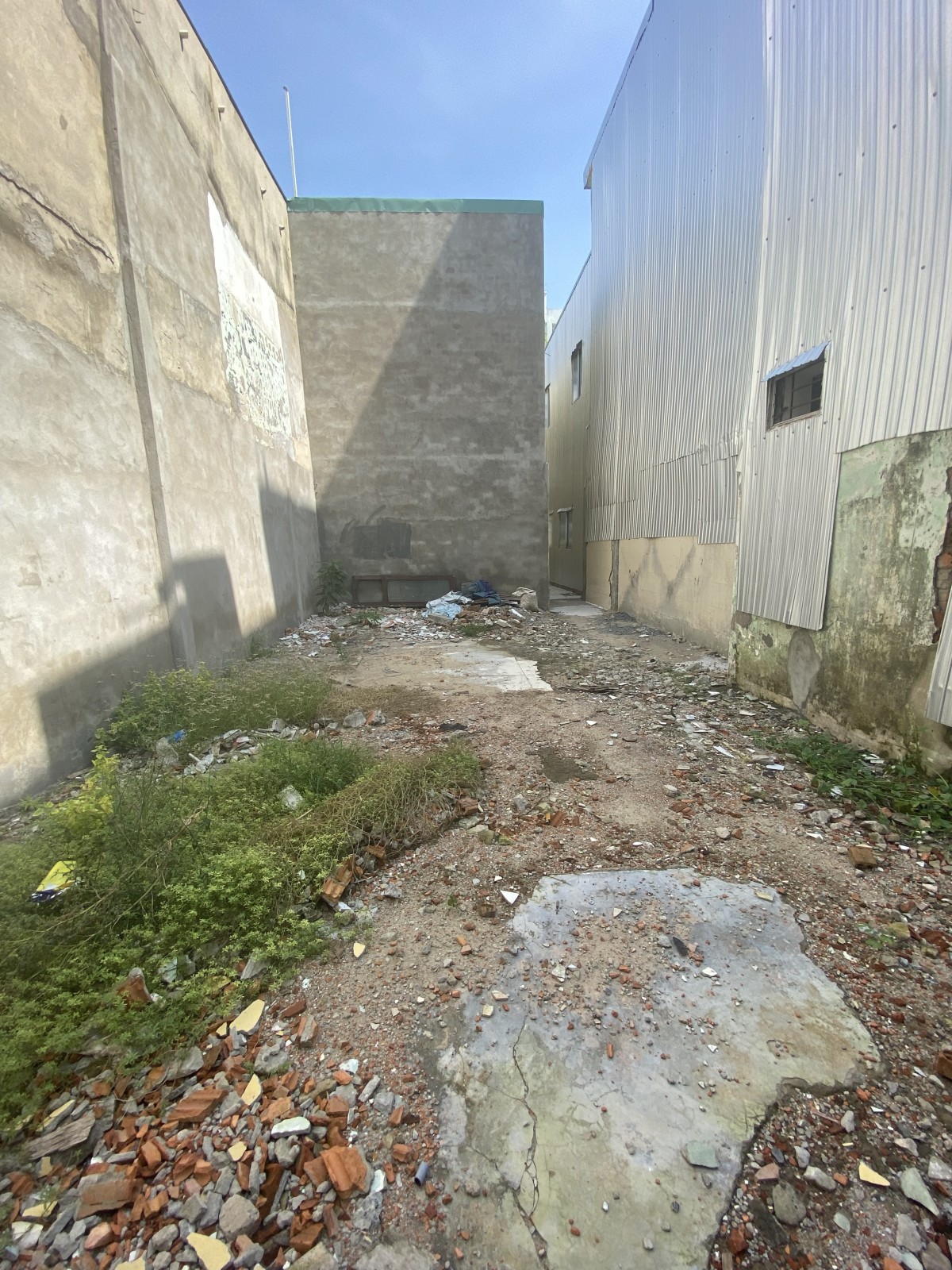 Bán đất đường Nguyễn Văn Linh, Hải Châu, DT 84 m2, Gần Cầu Rồng. Chỉ 2,5 tỷ