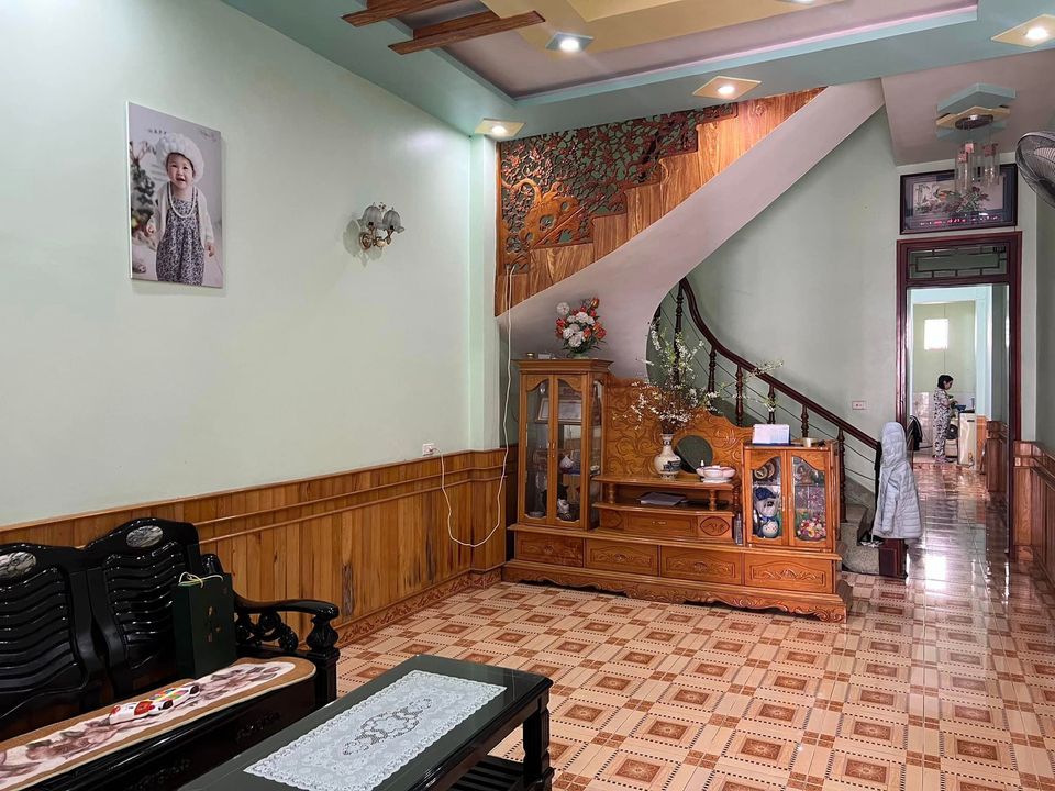 Em cần bán gấp nhà 2 tầng ngay tại cổng bệnh viện tỉnh