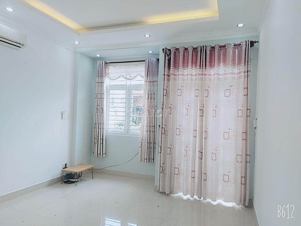 Bán Rẻ Nhà Sát MặtTiền Trường Chinh và Xuân Hồng,P4 Tân Bình,48m2,Ngang 4.3m,Vuông Nhỉnh 4tỷ