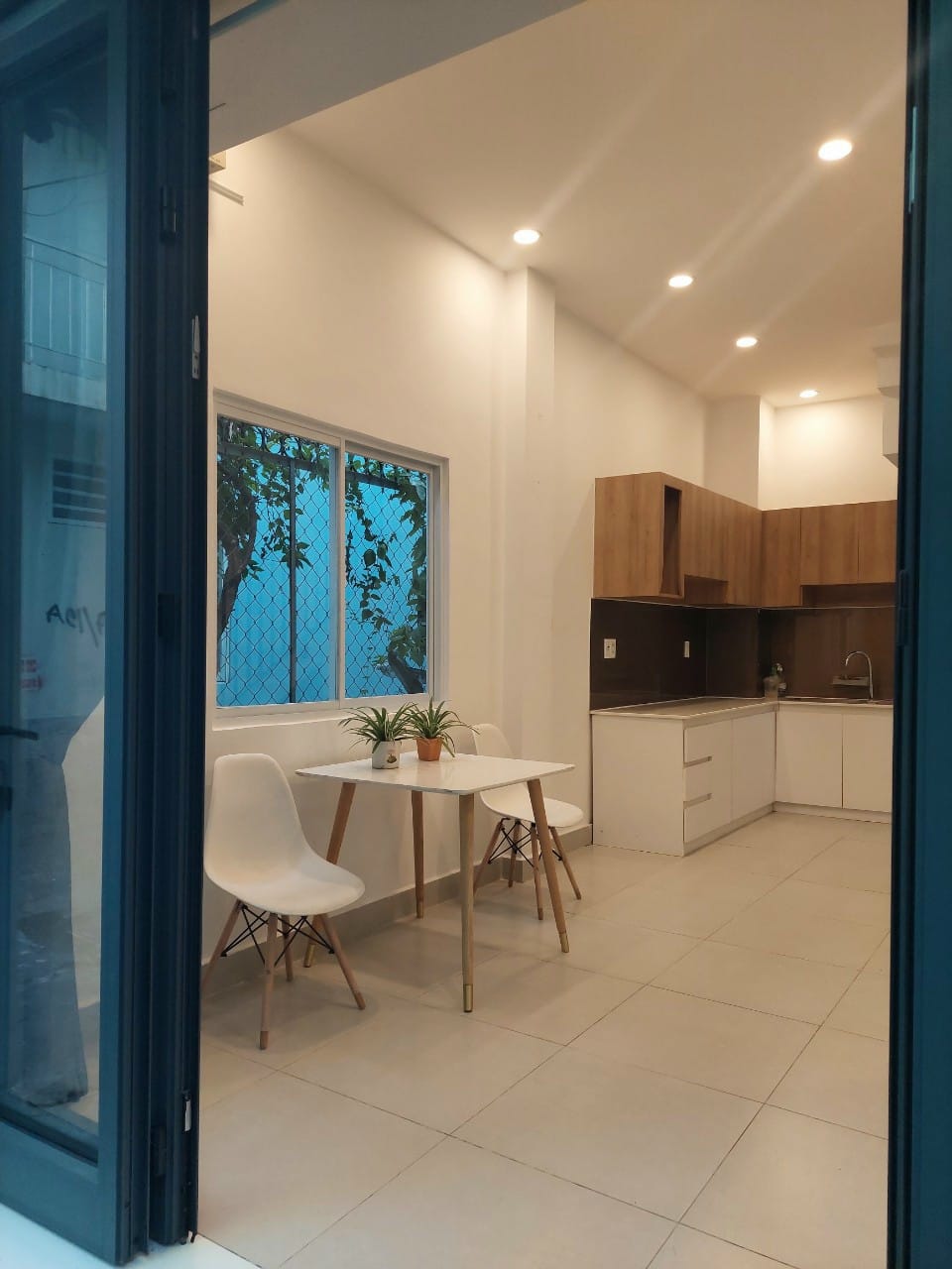 GẦN MẶT TIỀN NGUYỄN KIỆM - NHÀ 2 LẦU 32M2 - CHỈ 2.49 TỶ