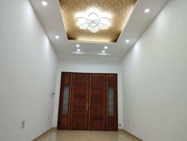 Bán nhà Bồ Đề 61m2- 3 tầng - mặt tiền 6m