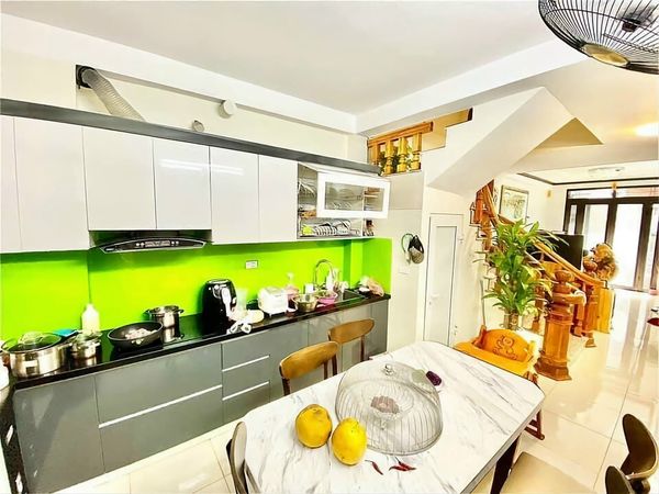 BÁN NHÀ NGÕ 29 CHU HUY MÂN LONG BIÊN 42M2 - 5 TẦNG - MẶT TIỀN 4.5M - GIÁ 5.95 tỷ