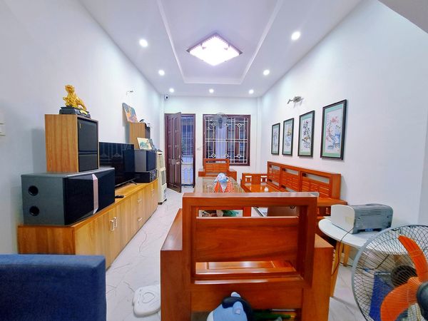 BÁN NHÀ NGÕ 98 ĐÀM QUANG TRUNG LONG BIÊN 45M2 - 5 TẦNG - MẶT TIỀN 4M - GIÁ 6.6 tỷ