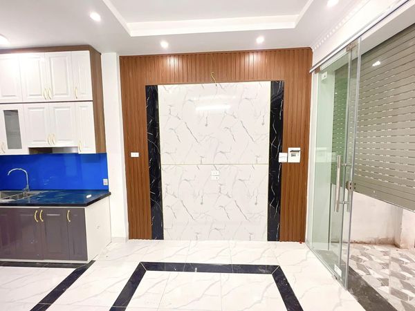 BÁN NHÀ NGÕ 196 THẠCH BÀN LONG BIÊN 52M2 - 6 TẦNG - MẶT TIỀN 4.8M2 - GIÁ 4.65 TỶ