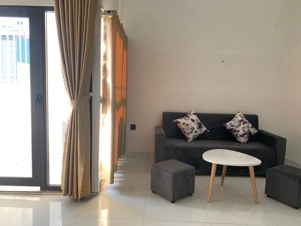 BÁN NHÀ ĐƯỜNG ĐỨC GIANG 31M2 - 5 TẦNG - MẶT TIỀN 5.5M - GIÁ 4 TỶ