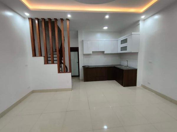 BÁN NHÀ NGÕ 127 BỒ ĐỀ LONG BIÊN 46.6M2 - 5 TẦNG - MẶT TIỀN 4.4M - GIÁ 6.85 tỷ