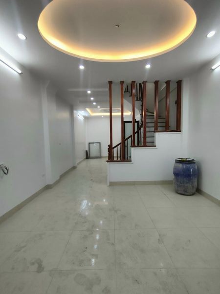 BÁN NHÀ ĐƯỜNG LÂM HẠ 52M2 - 5 TẦNG - MẶT TIỀN 5.6M - GIÁ 15.1 TỶ