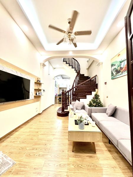 BÁN NHÀ NGÕ 164 BỒ ĐỀ LONG BIÊN 42M2, 4 TẦNG, MẶT TIỀN KHỦNG - Ở SƯỚNG.