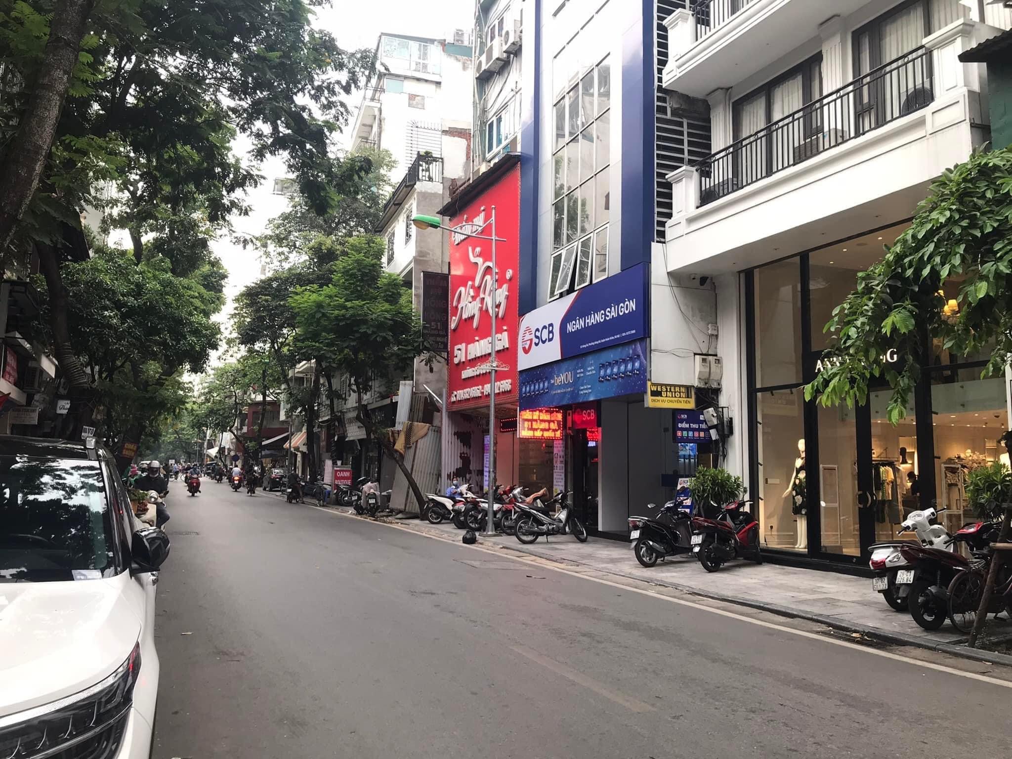 Bán nhà Mặt Phố Hàng Gà Quận Hoàn Kiếm 7tầng mặt tiền 7m vỉa hè Kinh Doanh phố cổ sầm uất.