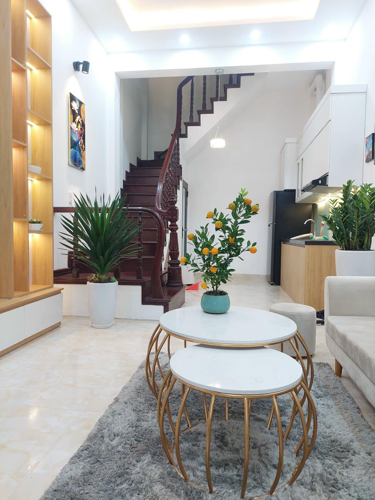 Tân Mai Hoàng Mai 38m 5 tầng ngõ thông, gần ô tô 4.25 tỷ