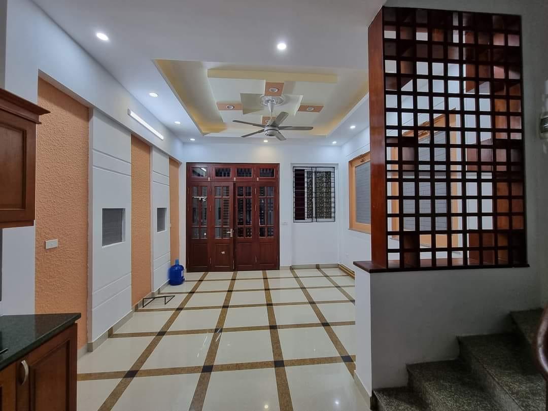 Ngõ 66 Hồ Tùng Mậu bán nhà 5 tầng, 32m2, 4.5m mt. Nhà đẹp ở luôn, sát ô tô, gần phố. Giá 4.15 tỷ