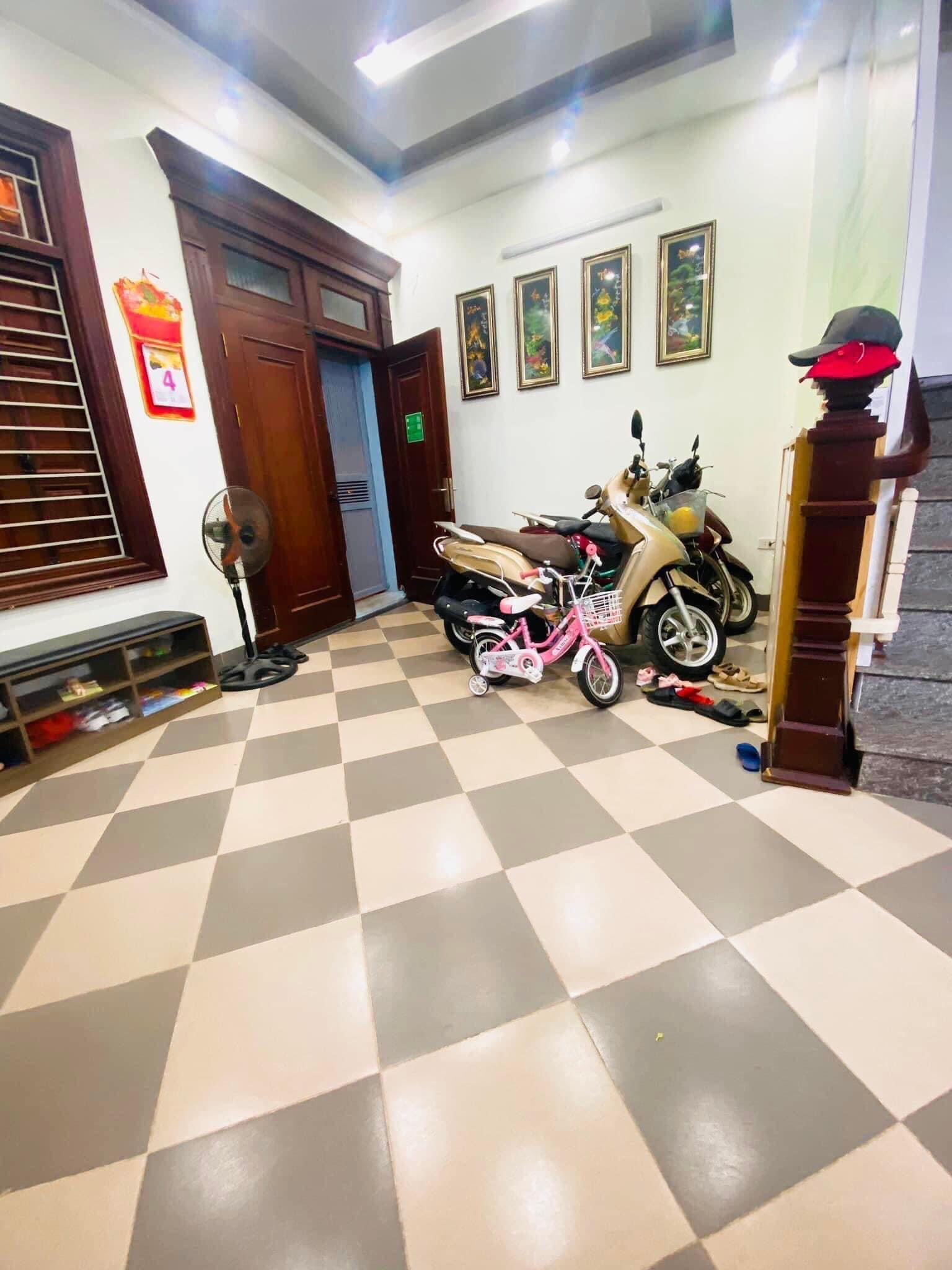 Bán nhà Hàm Nghi, gần Vinhomes Gadernia ô tô đỗ cửa, mặt tiền rộng, 57mx4T, 7,29 Tỷ.