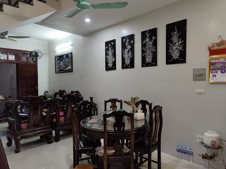 Nhà Phân Lô Khu Hoàng Cầu 4 Tầng x 46m Cách Ô Tô Đúng 10m Nội Thất Toàn Gỗ Lim Giá 6,5 Tỷ