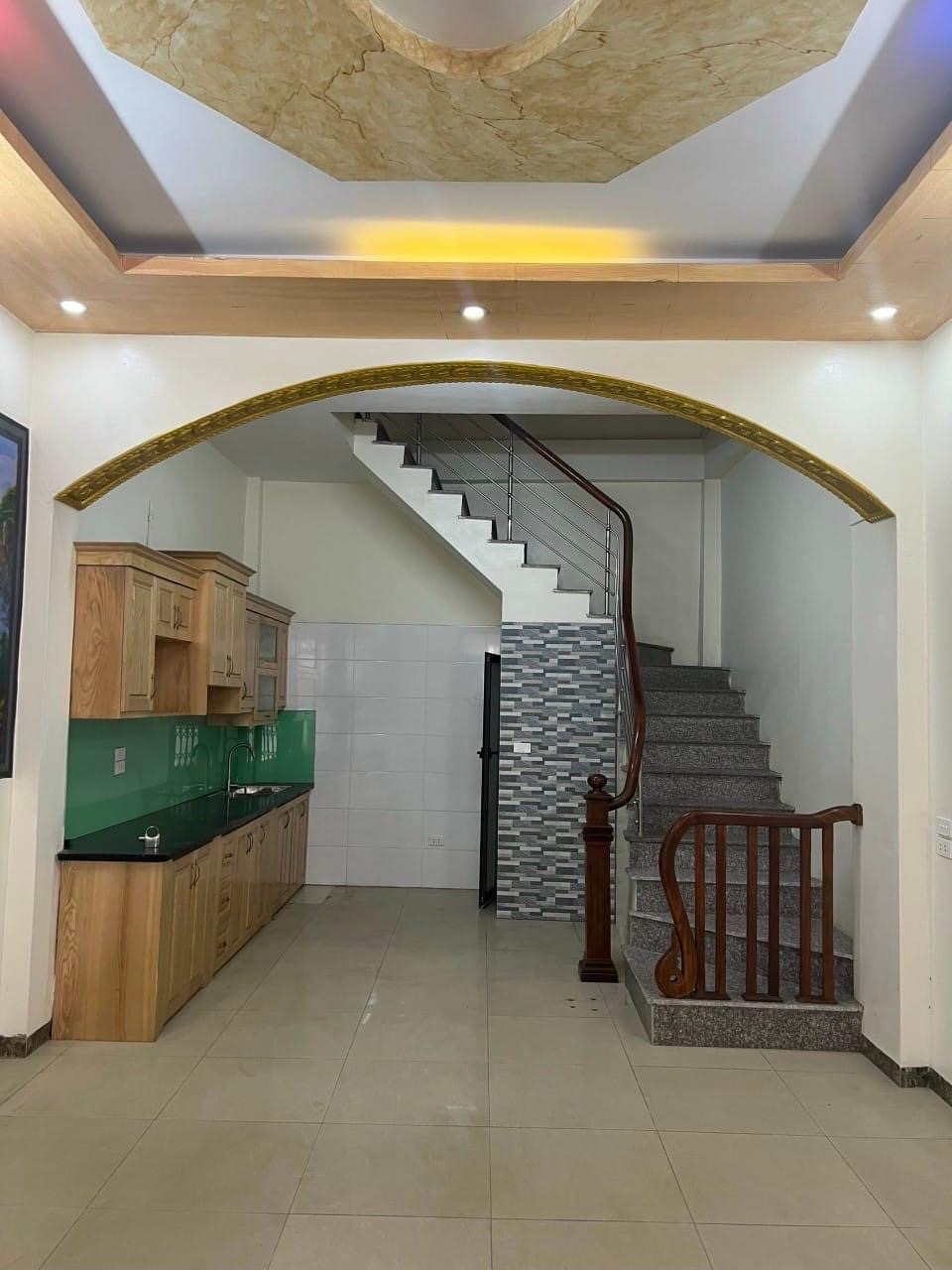 Bán Nhà Bằng Liệt - Linh Đàm, Hoàng Mai. Dt 38m2, 5 tầng, mt 3.8m, giá 3.75 tỷ-thương lượng