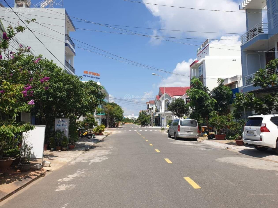 Bán 100m2 mặt tiền Hoàng Bích Sơn trung tâm thành phố