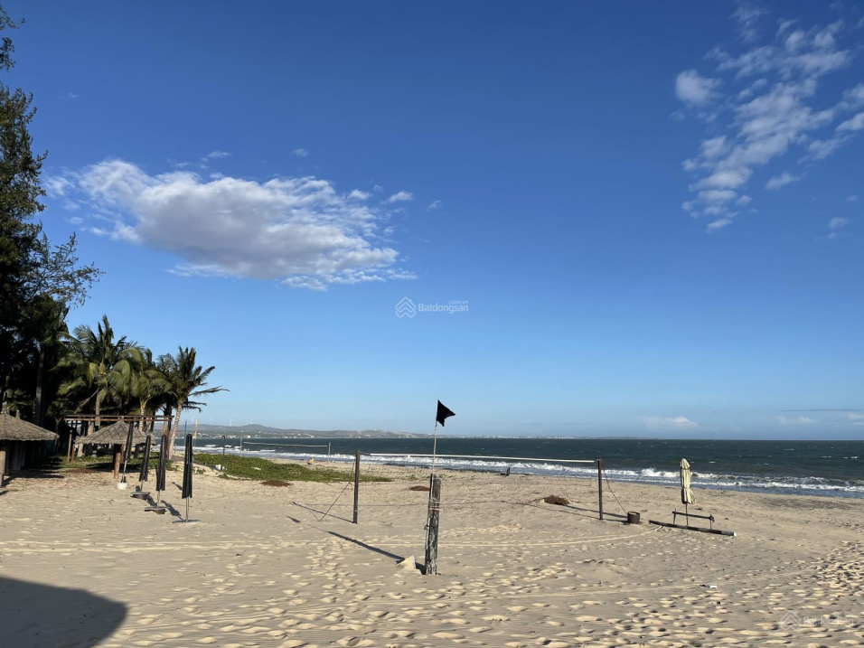 Bán 1400m2 mặt tiền biển Nguyễn Đình Chiểu, Hàm Tiến