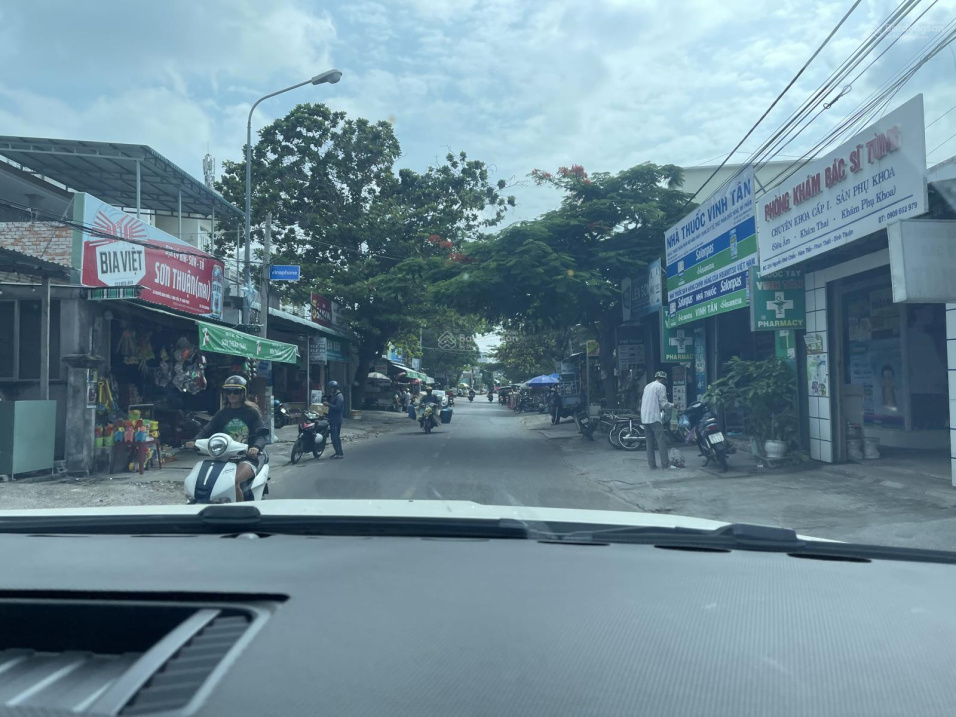 Bán 200m2 thổ cư đường Nguyễn Đình Chiểu, Hàm Tiến khu phố Tây