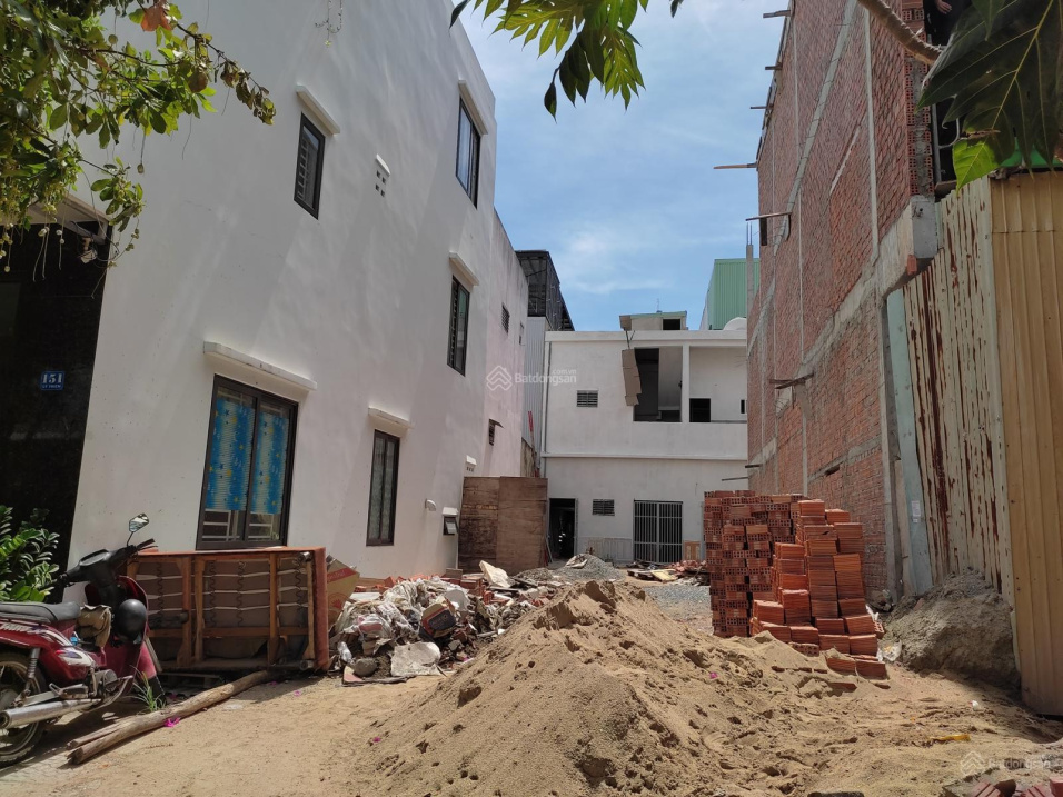 Bán đất mặt tiền Lý Triện, kẹp kiệt hông 1m bên cạnh, trổ cửa thoáng mát