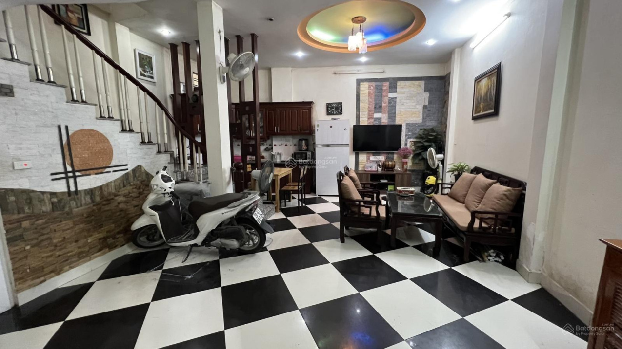 Bán đất tặng nhà 3 tầng phố Minh Khai 50m ra phố dt 100m 8 tỷ