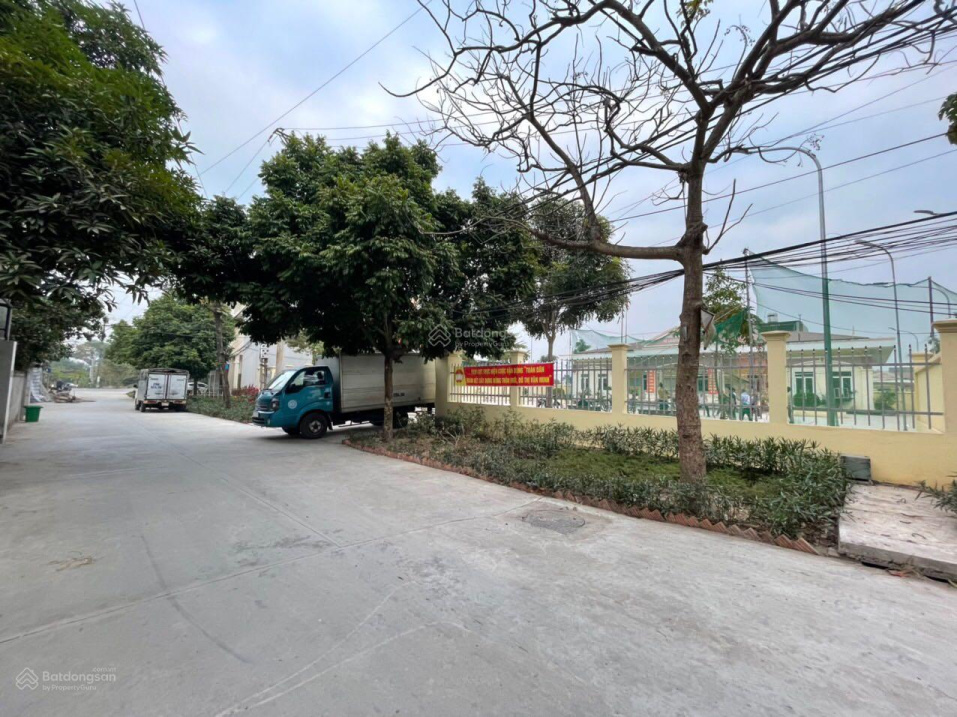 Bán đất xóm bàng thôn yên nhân .55m2 MT4m giá 1.190tr ngõ thông cách KCNBTl . 3km