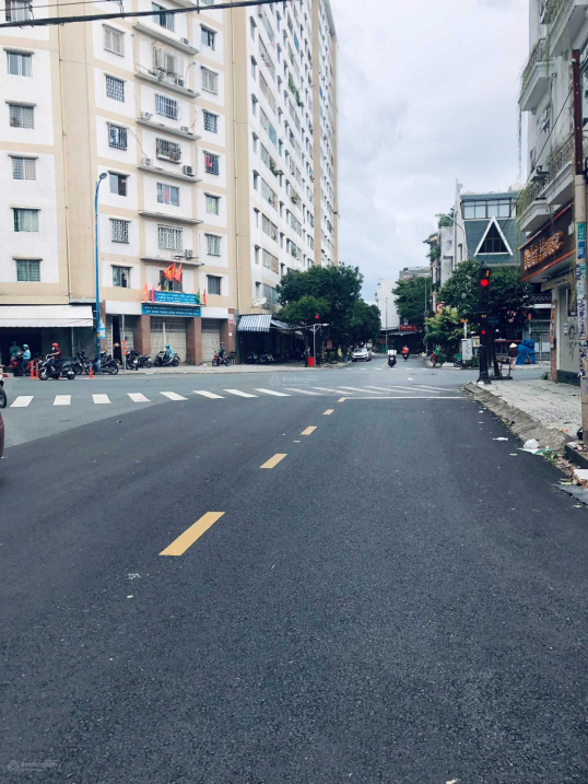 Bán gấp nhà đối diện chung cư, đường Phan Huy Ích. 12m x 30m, giá chỉ 25 tỷ