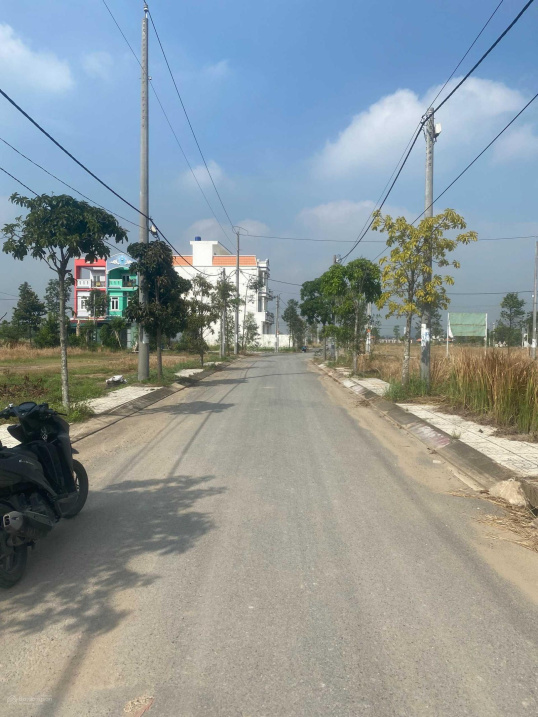 Bán nền góc 2 mặt tiền, nền B26 Vins, 98,7m2, giá TL, đường nhựa trước sau 12m, đông dân cư, sổ đỏ