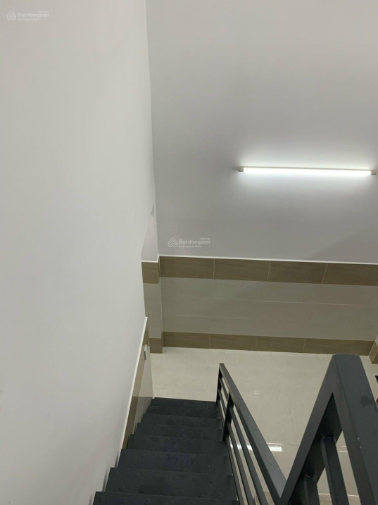 Bán nhà 2 tầng, Lê Văn Quới, Bình Tân, 60m2, hẻm xe hơi 4 chỗ, sổ hồng riêng, chỉ 2 tỷ x