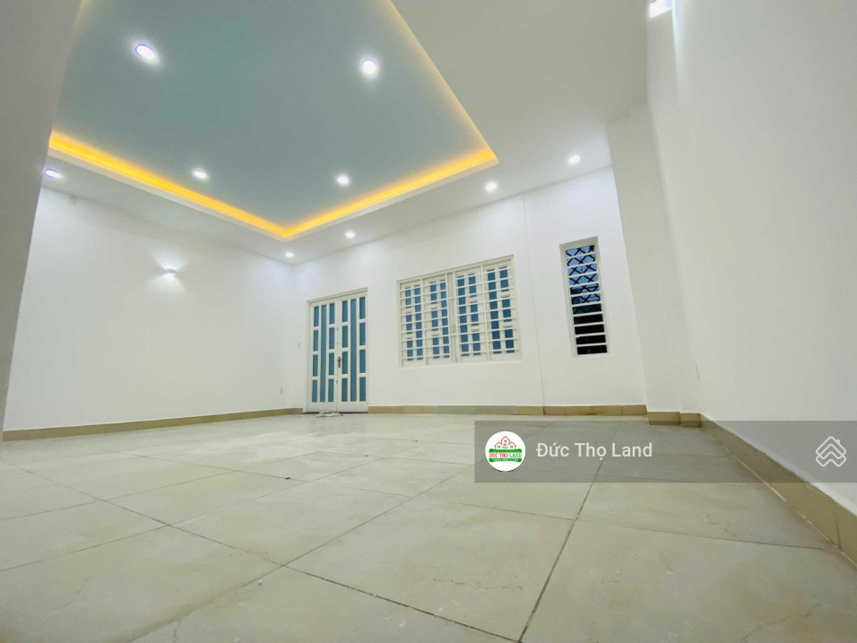 Bán nhà 3T 131m2, mặt tiền 7m hiếm, HXH ngay hãng bia Heineken Hiệp Thành, Quận 12. LH: 0968 211 568