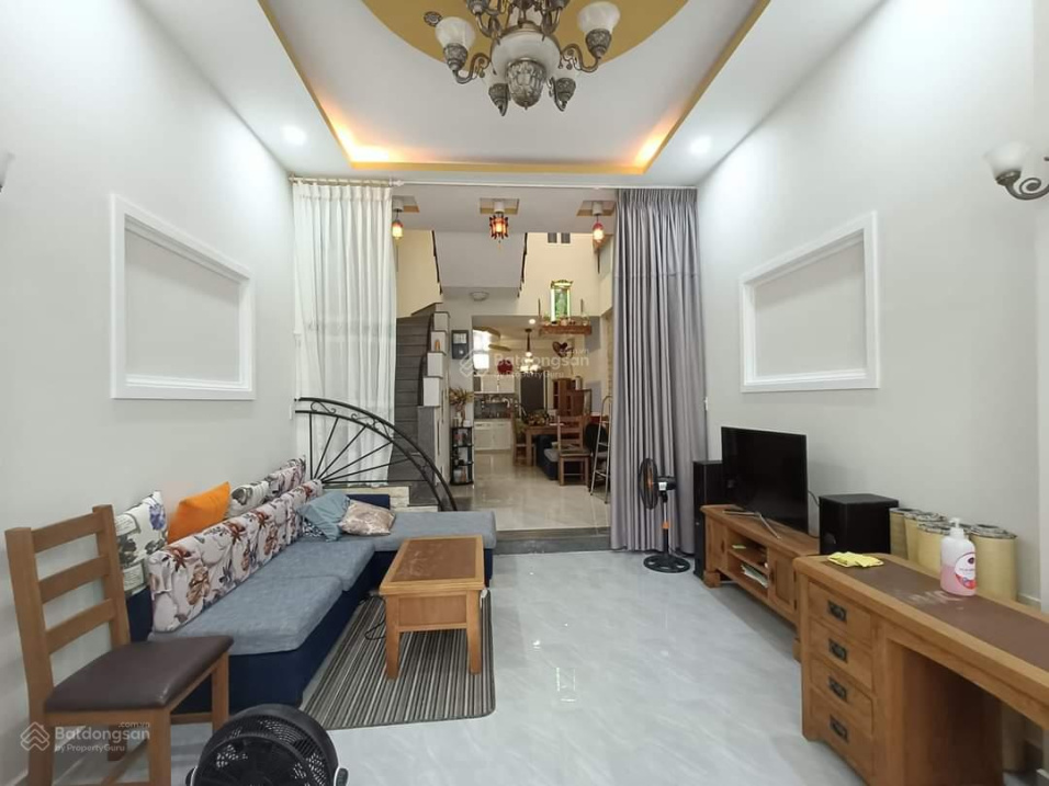 Bán nhà 4 MT Nguyễn Chí Thanh thuận chiều đỗ xe quá rẻ