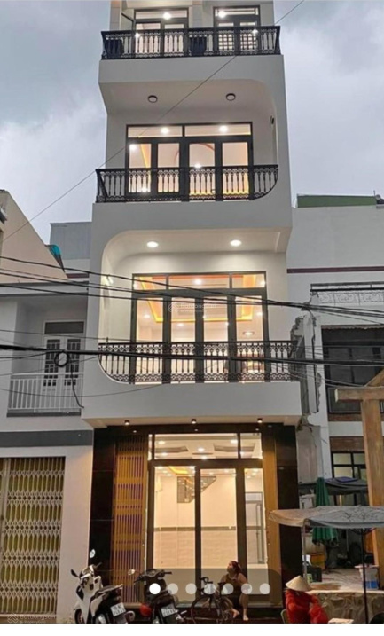 Bán nhà 4 tầng mặt tiền khu bàn cờ trung tâm Nha Trang.