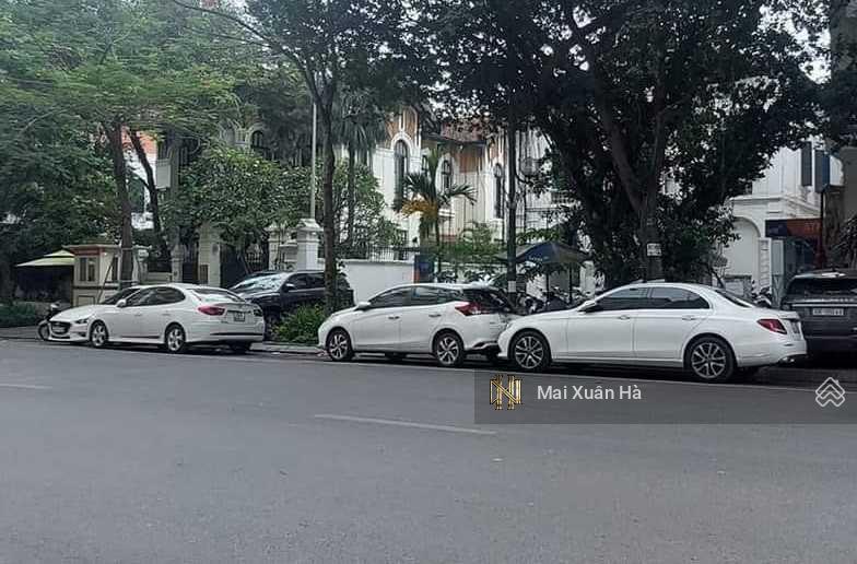 Bán nhà Hoàn Kiếm mặt phố Lý Thường Kiệt lô góc kết hợp cho thuê & ở giữa cộng đồng ưu tú