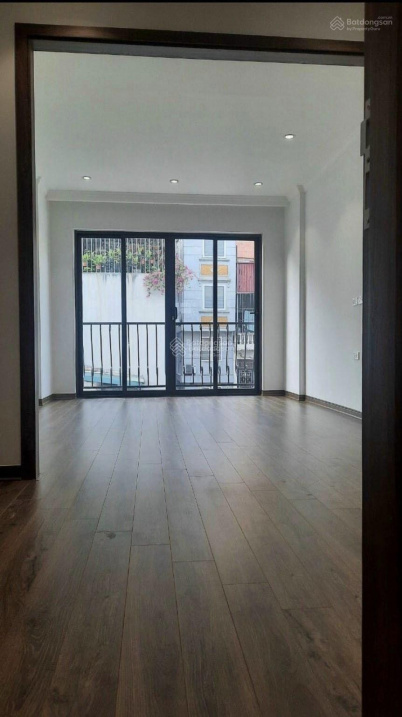 Bán nhà Hoàng Hoa Thám 4.7 tỷ 33m2 x 5 Tầng ngõ thông - oto gần - nhà mới - siêu đẹp- kinh doanh đỉnh