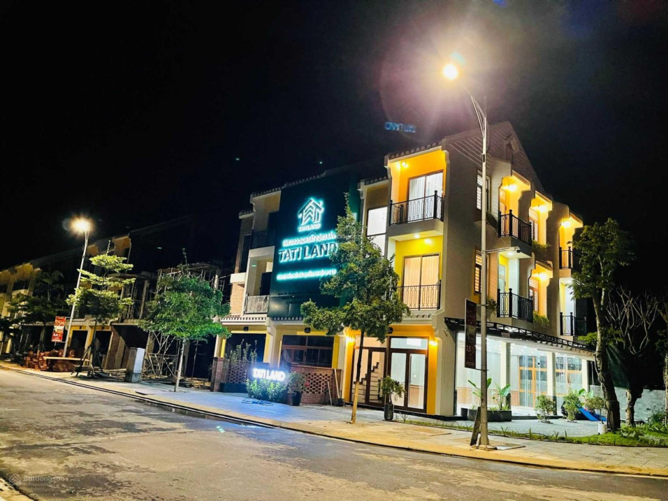 Bán nhà Hội An view sông khai thác cho thuê. Lợi nhuận 300 triệu/năm