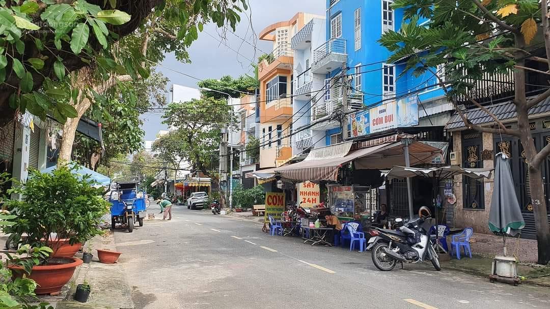 Bán nhà - Khu Cư Xá Ngân Hàng - Quận 7 - Xe tải tránh - 4m x 20m - Tiện KDBB- Vừa giảm 1,2 tỷ.