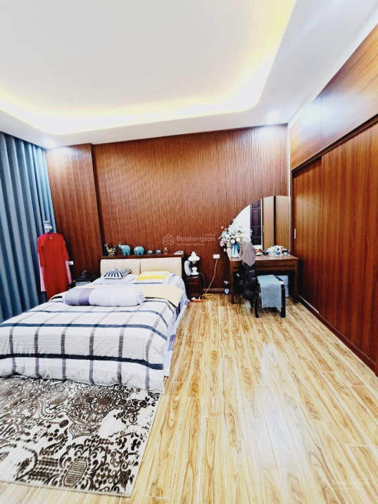 Bán nhà Kim Giang, phân lô ô tô tránh, vỉa hè, 91m2, 5 tầng, 16.9 tỷ