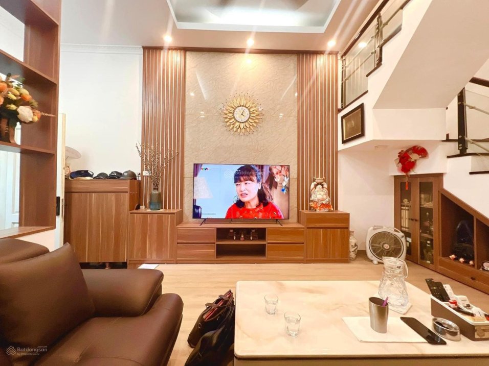 Bán nhà Kim Mã 6 tỷ, 49m2, 4T, MT 4m - ngõ siêu rộng - kinh doanh tốt - an ninh đảm bảo - siêu đẹp