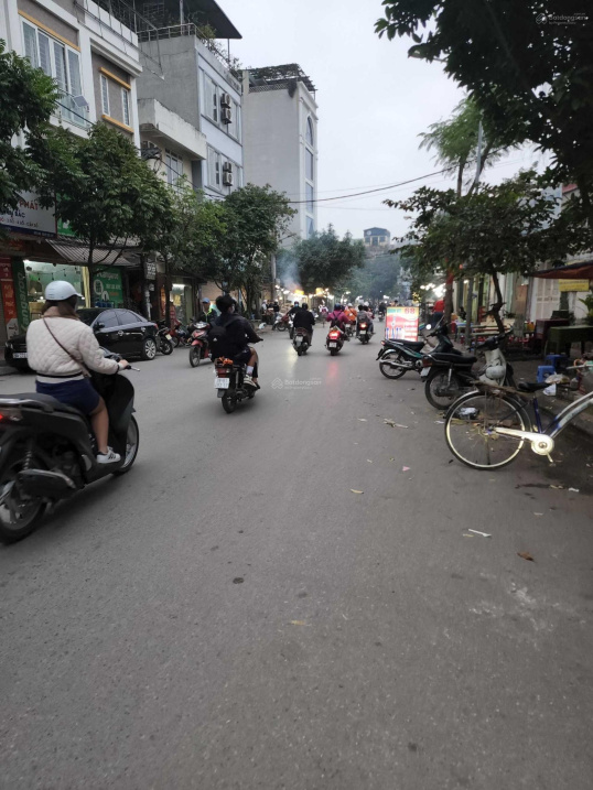 Bán nhà Mai Động: 68m2 x 4T, ô tô con đỗ, gần phố - 5,5 tỷ