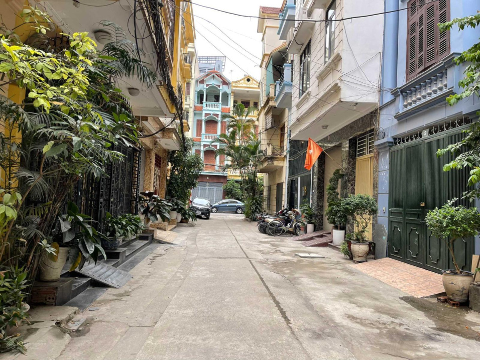 Bán nhà Phố Phan Văn Trường, Cầu Giấy, 45m2 kinh doanh, vỉa hè, ôtô sát mặt phố to chỉ 10,7 tỷ