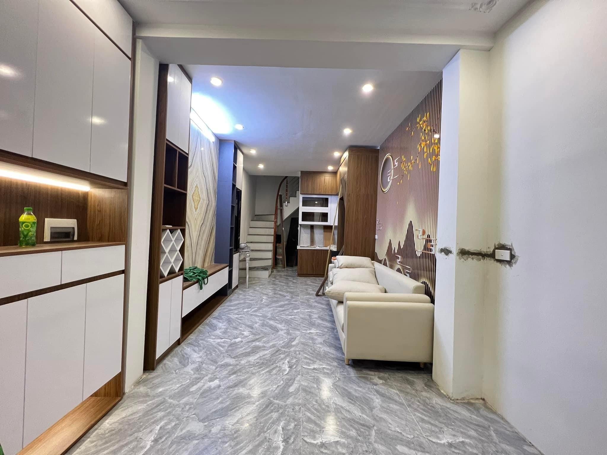 Bán nhà Quận Hoàng Mai 45m2*5T, MT 4M, CÁCH MẶT NGÕ Ô TÔ TRÁNH 20M, NGÕ NÔNG THOÁNG, TIỆN ÍCH VÔ VÀN