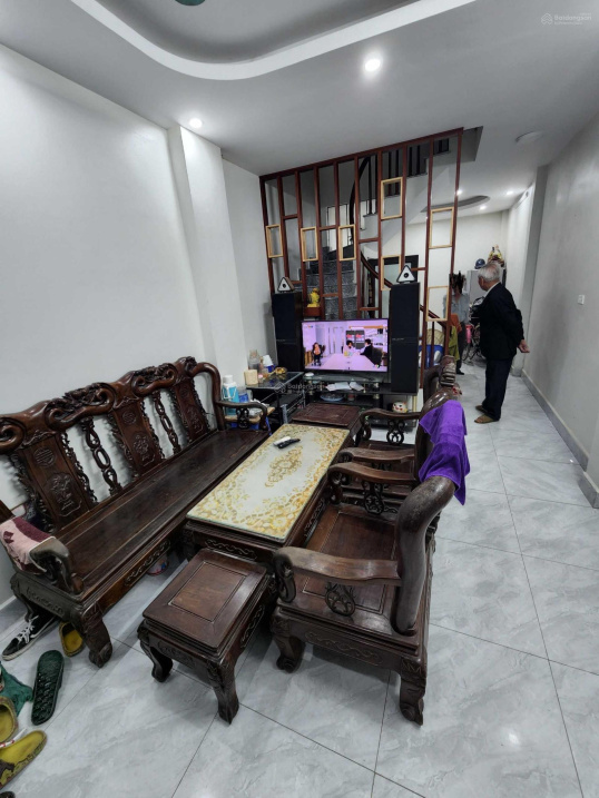 Bán nhà Tân Mai: 40m2 x 4T, nhà đẹp, 5m ra ô tô tránh, ngõ thông 4,05 tỷ