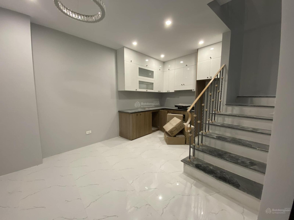 Bán nhà Xuân La 3.7 tỷ, 40m2, 5t, mt 3.3m - ngõ thông - ô tô đỗ cửa - nhà mới - kinh doanh đỉnh