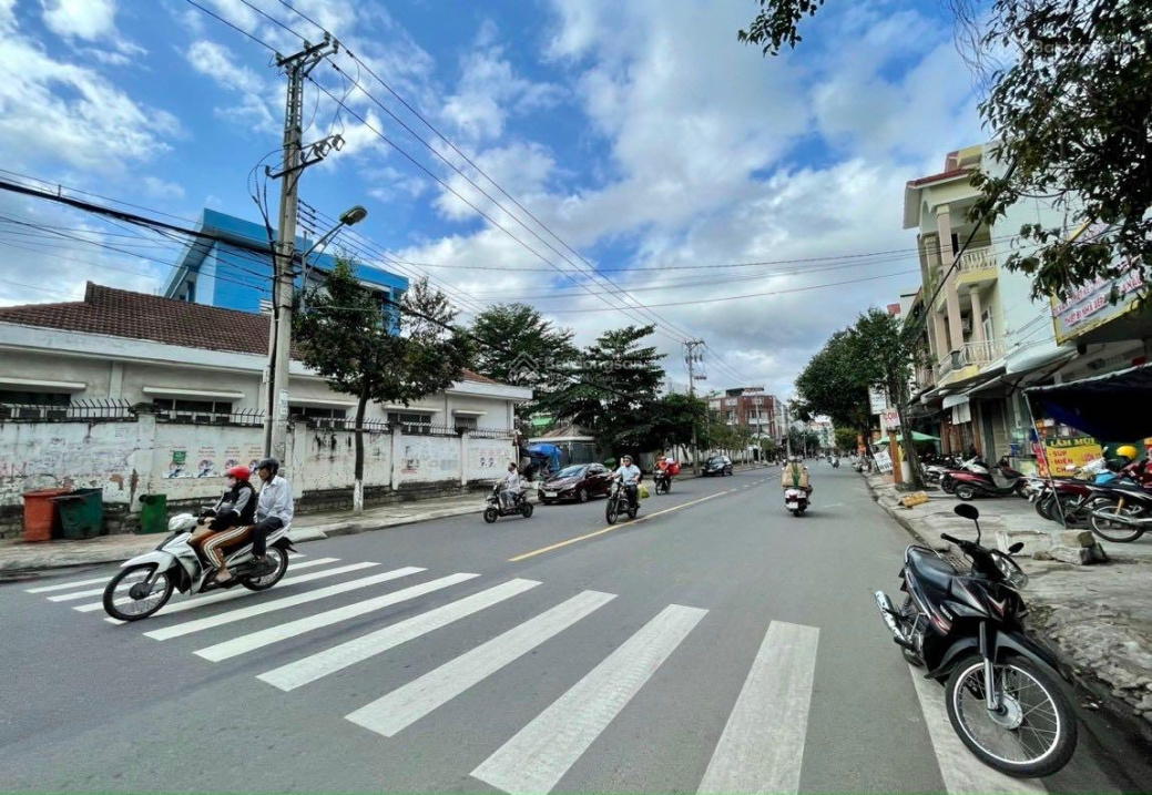 Bán nhà đường Điện Biên Phủ, Vĩnh Hoà, DT 60m2 ngang 4m, hướng Nam - giá 5,2 tỷ